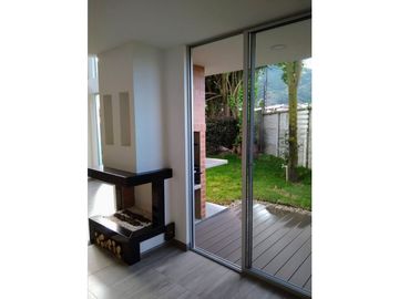 SE VENDE O SE PERMUTA CASA CAMPESTRE EN CHIA EN CONJUNTO CERRADO