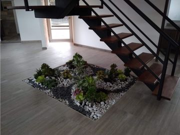 SE VENDE O SE PERMUTA CASA CAMPESTRE EN CHIA EN CONJUNTO CERRADO