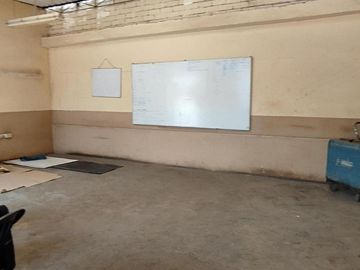 GRAN TERRENO CON 3 FRENTES EN ZONA INDUSTRIAL - VENTANILLA
