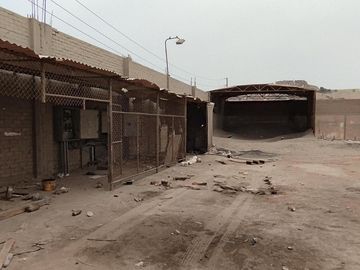 GRAN TERRENO CON 3 FRENTES EN ZONA INDUSTRIAL - VENTANILLA