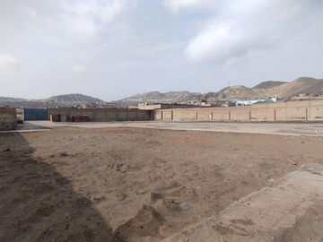GRAN TERRENO CON 3 FRENTES EN ZONA INDUSTRIAL - VENTANILLA