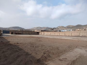 GRAN TERRENO CON 3 FRENTES EN ZONA INDUSTRIAL - VENTANILLA