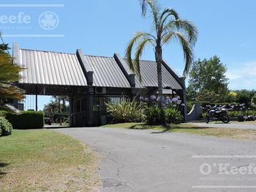 VENTA Casa en barrio cerrado Village del Parque , Berazategui, Hudson. Apto credito!