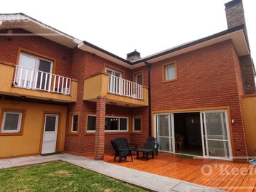 VENTA Casa en barrio cerrado Village del Parque , Berazategui, Hudson. Apto credito!
