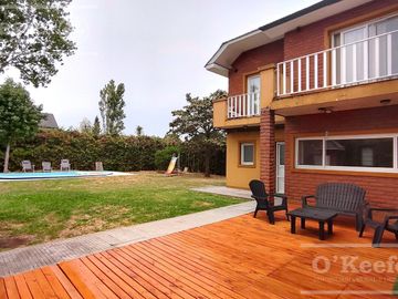 VENTA Casa en barrio cerrado Village del Parque , Berazategui, Hudson. Apto credito!