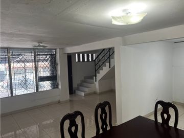 CASA EN VENTA EN EL AREA DE LOCERIA