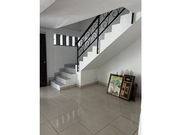 CASA EN VENTA EN EL AREA DE LOCERIA