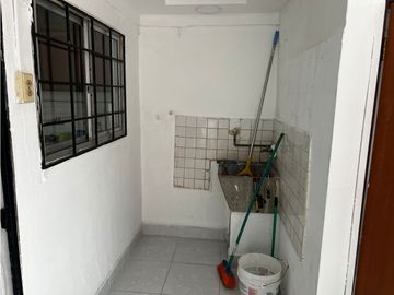 CASA EN VENTA EN EL AREA DE LOCERIA