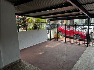 CASA EN VENTA EN EL AREA DE LOCERIA