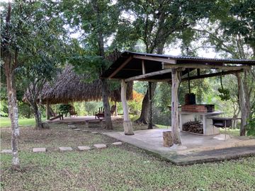 VENTA DE FINCA EN HERRERA, SECTOR OCU A ORILLA DE CARRETERA