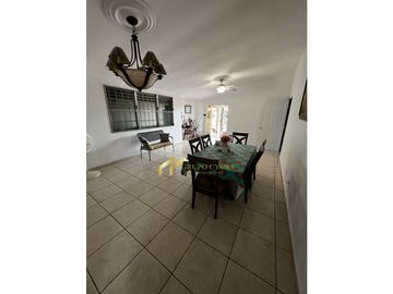VENTA CASA EN BRISAS DEL GOLF REMODELADA