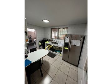 VENTA CASA EN BRISAS DEL GOLF REMODELADA