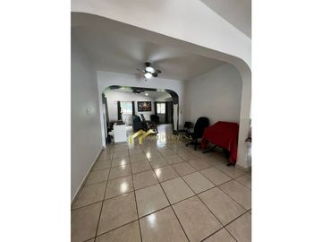 VENTA CASA EN BRISAS DEL GOLF REMODELADA
