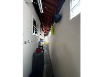 VENTA CASA EN BRISAS DEL GOLF REMODELADA