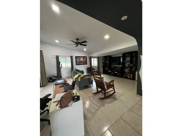 VENTA CASA EN BRISAS DEL GOLF REMODELADA