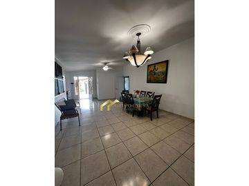 VENTA CASA EN BRISAS DEL GOLF REMODELADA