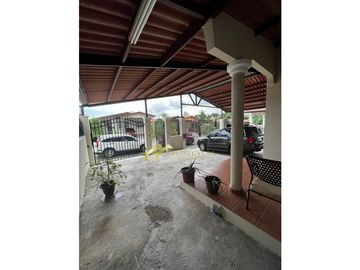 VENTA CASA EN BRISAS DEL GOLF REMODELADA