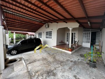 VENTA CASA EN BRISAS DEL GOLF REMODELADA