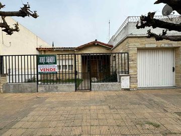 Chalet en venta en Villa Luzuriaga