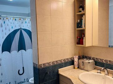 Villa Allende , a mtrs del Shopping , casa en venta de  3 dormitorios con pileta y cochera