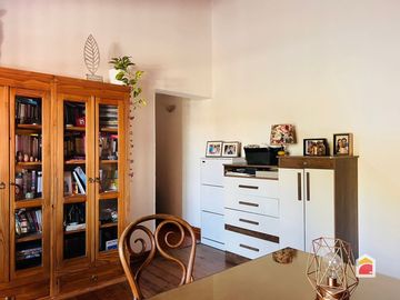 Villa Allende , a mtrs del Shopping , casa en venta de  3 dormitorios con pileta y cochera