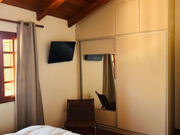 Villa Allende , a mtrs del Shopping , casa en venta de  3 dormitorios con pileta y cochera