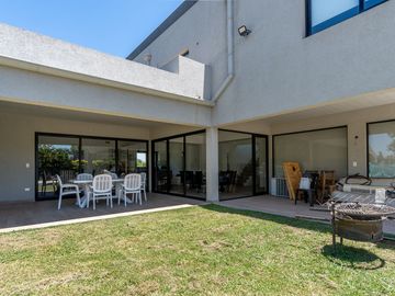 VENTA CASA 4 AMBIENTES CLUB DE CAMPO LOS PUENTES