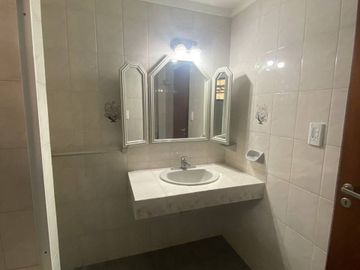 VENTA DEPARTAMENTO 6 AMBIENTES MONTE GRANDE