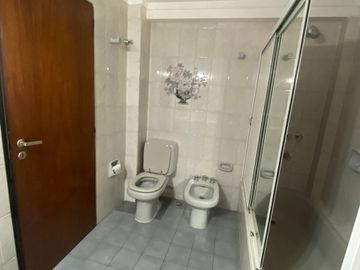 VENTA DEPARTAMENTO 6 AMBIENTES MONTE GRANDE