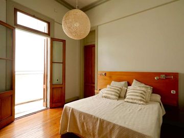 VENTA EXCELENTE  PH 6 AMB CON TERRAZA BALVANERA