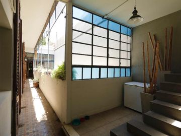 VENTA EXCELENTE  PH 6 AMB CON TERRAZA BALVANERA