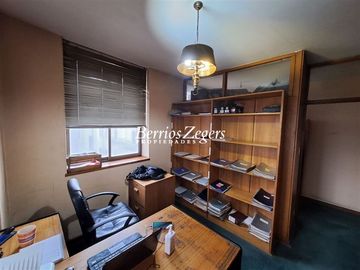 Oficina en Venta en Compañía de Jesús con Plaza de Armas