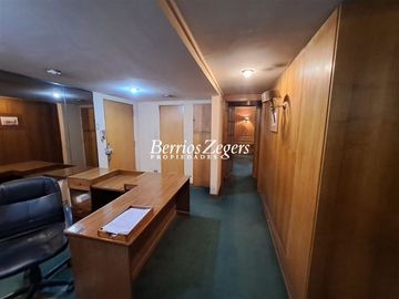 Oficina en Venta en Compañía de Jesús con Plaza de Armas