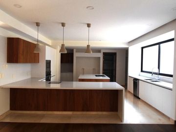 Increíble GH en venta en obra gris en Lomas Country