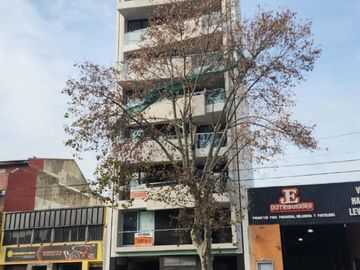 2 AMBIENTES EN EDIFICIO DE 8 PISOS , UNIDADES DE 4, 3 Y 2 AMBIENTES , PISCINA , SUM, PARRILLA, COCHERAS