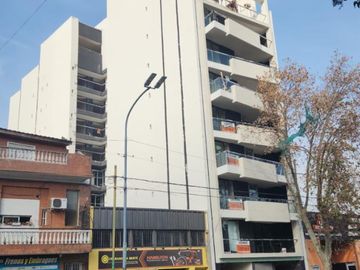 2 AMBIENTES EN EDIFICIO DE 8 PISOS , UNIDADES DE 4, 3 Y 2 AMBIENTES , PISCINA , SUM, PARRILLA, COCHERAS