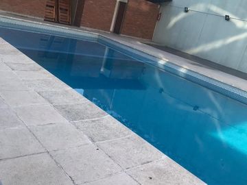 DOS AMBIENTES EN IMPERDIBLE COMPLEJO CON PISCINA, LAUNDRY, JARDIN PARA NIÑOS, SUM Y SEG LAS 24 HS