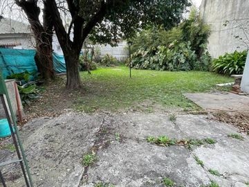 Casa de cuatro ambientes a la venta en San Miguel