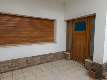 Casa en Venta de 2 plantas muy luminosa y ambientes amplios en Barrio Pedro Pico