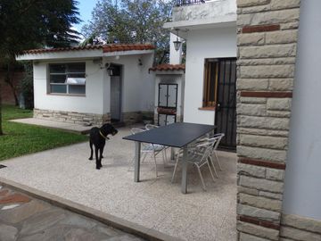 EXCELENTE CHALET 6 AMBIENTES