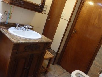 EXCELENTE CHALET 6 AMBIENTES