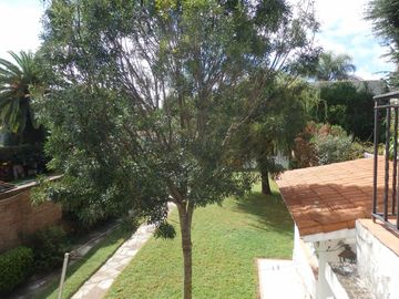 EXCELENTE CHALET 6 AMBIENTES