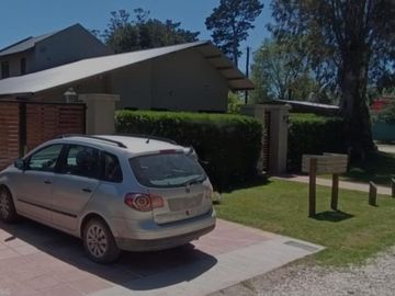 VENDO CASA 5 AMB Y QUINCHO