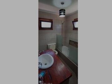 VENDO CASA 5 AMB Y QUINCHO