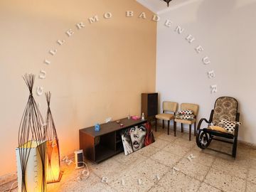 EXCEPCIONAL CASA DE 4 DORMITORIOS CON GALPÓN Y PATIO AMPLIOS