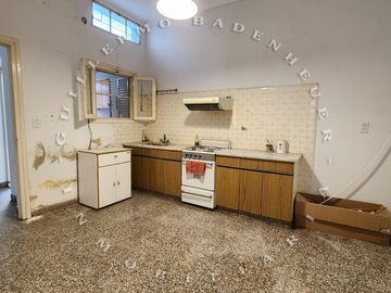EXCEPCIONAL CASA DE 4 DORMITORIOS CON GALPÓN Y PATIO AMPLIOS