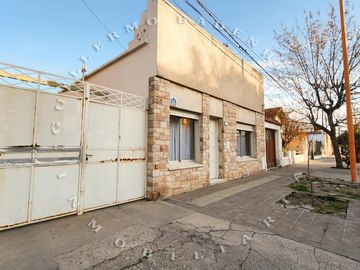 EXCEPCIONAL CASA DE 4 DORMITORIOS CON GALPÓN Y PATIO AMPLIOS