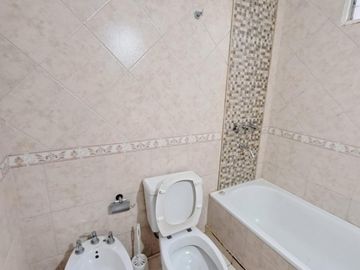 Vende Hermoso Ph 3 Ambientes Al Frente Con Terraza, Pileta Y Quincho