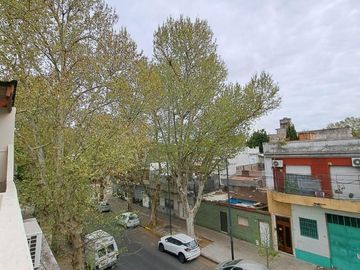 Vende Hermoso Ph 3 Ambientes Al Frente Con Terraza, Pileta Y Quincho