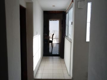 TIPO CASA 3 AMBIENTES SIN EXPENSAS EN PRIMER PISO CON GRAN PATIO IMPECABLE